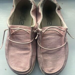 Hey Dude Kids Shoes in Light Pink size 2